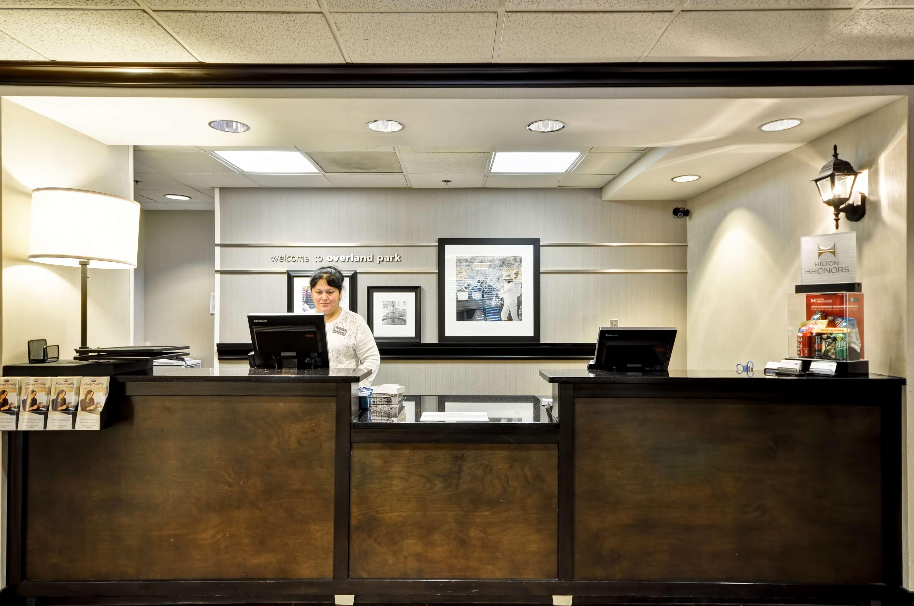 Hampton Inn Overland Park Esterno foto